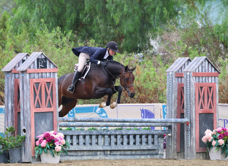Katrina Pattinson’s and Leslie Steele’s Mounts Shine in CPHA West Coast Green Hunter Incentive Championships